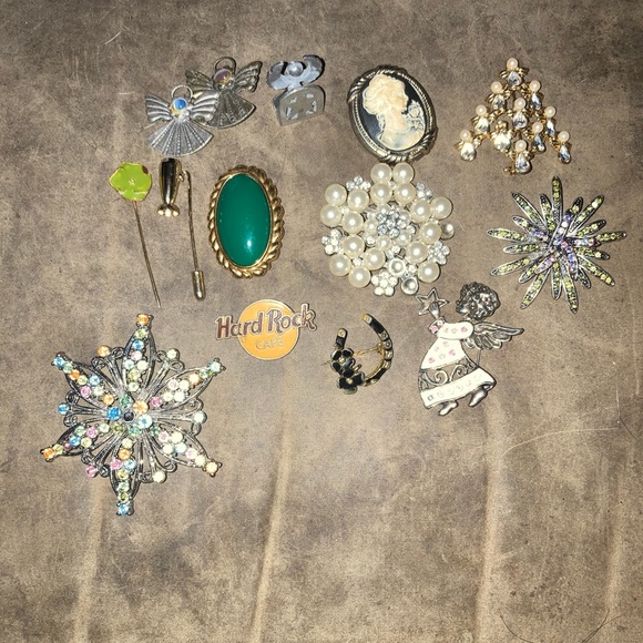 Jewelry | Vintage Brooches And Pins | Poshmark